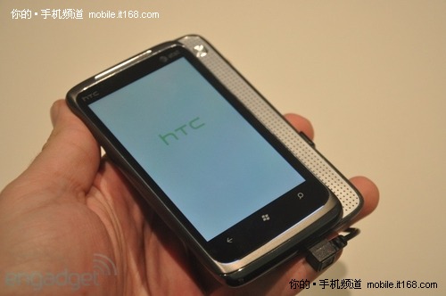 WP7移动杜比影院 HTC 7 Surround登场