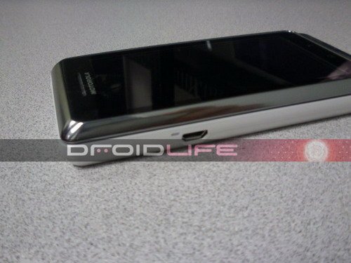 Droid 2 全球版领衔 MOTO三款新机下月发售