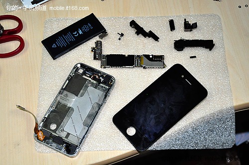 变身白色版 iPhone 4真机拆解图(下)