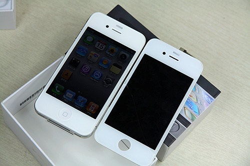 颜色+字迹:哪台才是原厂白色iPhone 4