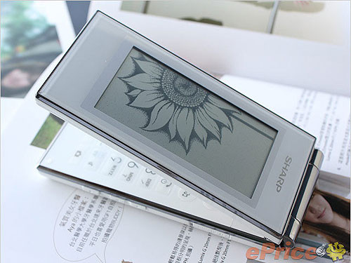 可触控忆镜液晶800 万像素夏普 SH807UC 抢先评测