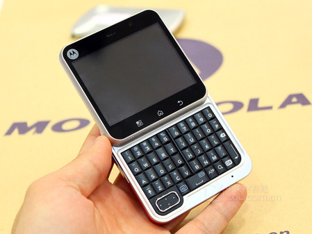 Android小巧智能机 摩托罗拉ME511小降 
