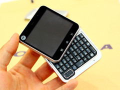 Android小巧智能机 摩托罗拉ME511小降 