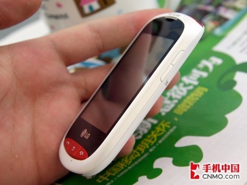 时尚炫彩机身 LG甜品曲奇T310真机图赏