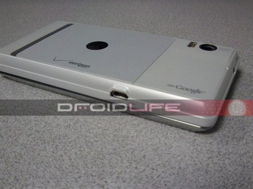 1.2GHz处理器 MOTO双网Droid 2全球版价格曝光