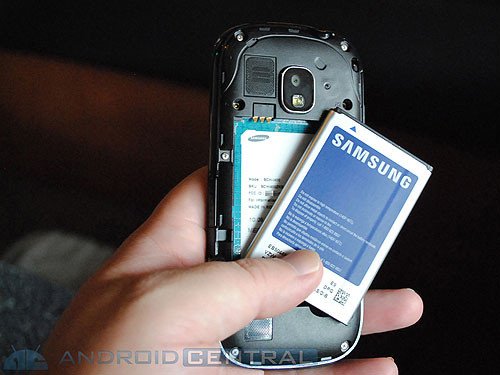 双屏Android2.1+1GHz 三星i400将发布