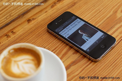 解锁还太遥远 无锁版iPhone4报13300元
