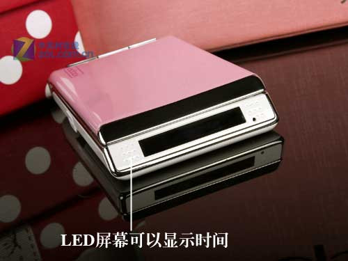 时尚音乐翻盖新贵 CCPO天籁V860美图赏