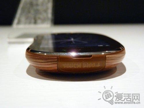 浑然天成 夏普纯木质手机SH08C图赏