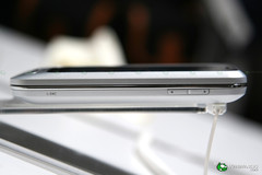 Android2.2+全键盘 LG Optimus chat发布 