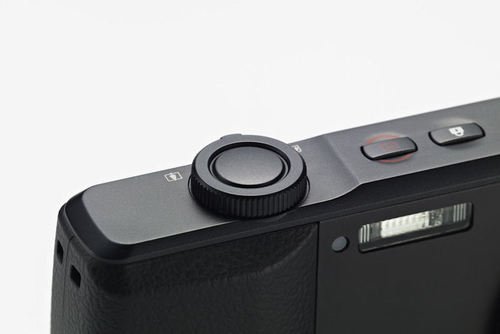 1200万像素光学变焦 LG L-03C手机图赏