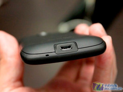 上市两天狂缩水 HTC Desire再降190元 