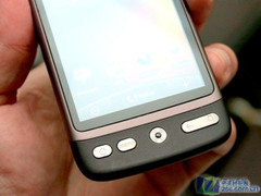 上市两天狂缩水 HTC Desire再降190元 