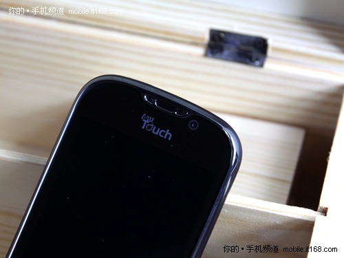 myTouch 4G机身周边细节
