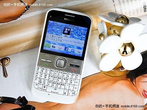 直板商务智能机 诺基亚E5特价仅售1400