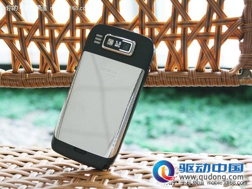 光学鼠标导航 诺基亚E72仅售2150元
