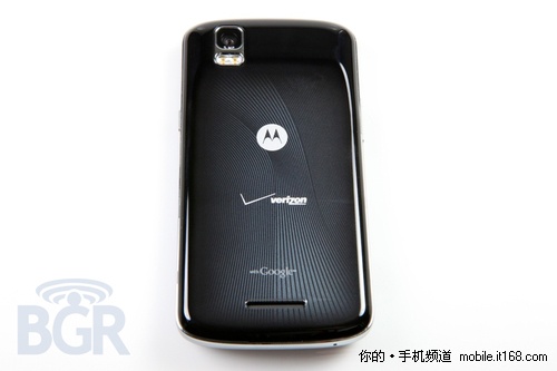 1GHz全键盘换机首选 摩托Droid Pro赏析
