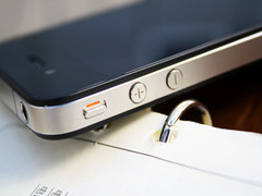 依然高端 港版32GB苹果iPhone 4首跌50 