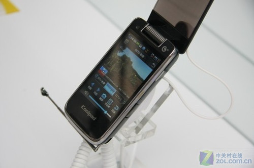透明翻盖大气造型 酷派8830今全新上市