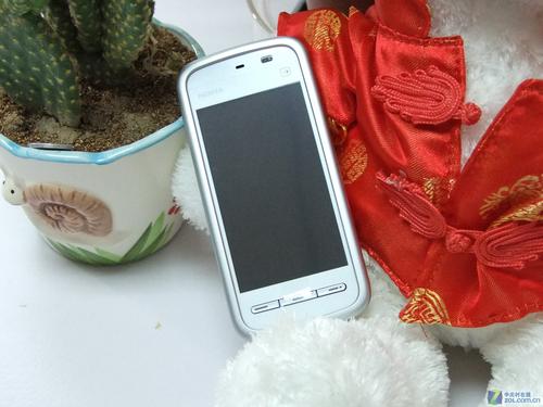 S60经典触控白菜价 诺基亚5230今日破千 