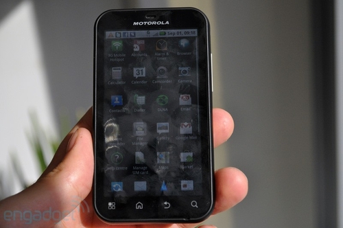配置：Android2.1+512MB RAM+2GB ROM