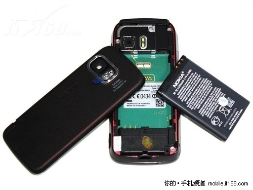 首款触摸塞班机 诺基亚5800低价1280元