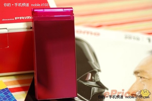 富士通F-01C手机：1300万像素三防新机