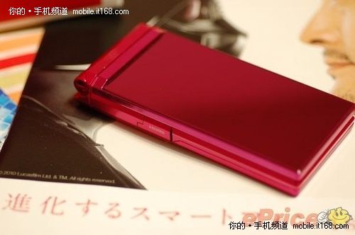 富士通F-01C手机：1300万像素三防新机