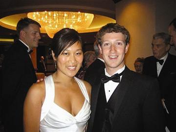 扎克伯格与女友Priscilla Chan