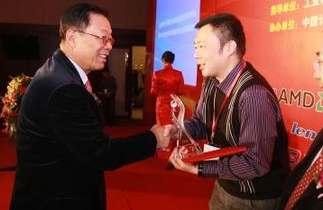 首届中国计算机行业发展成就奖揭晓 长城电脑独中三元 