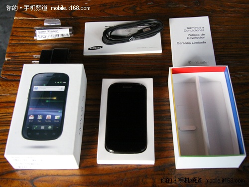 谷歌Nexus S开箱照+包装盒及配件