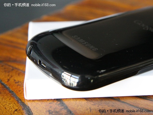 谷歌Nexus S开箱照+包装盒及配件