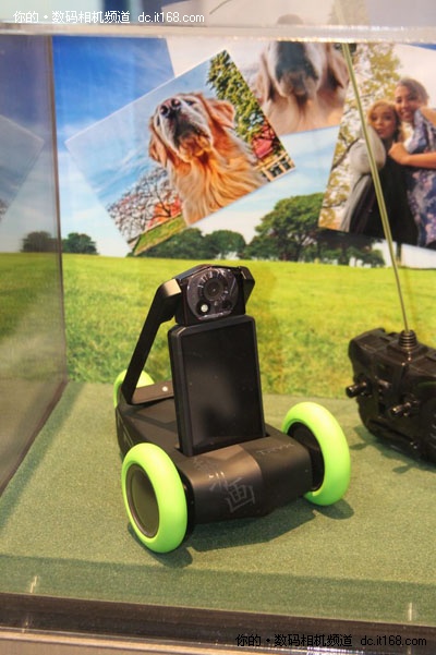 CES2011:卡西欧框架式相机TRYX正式发布