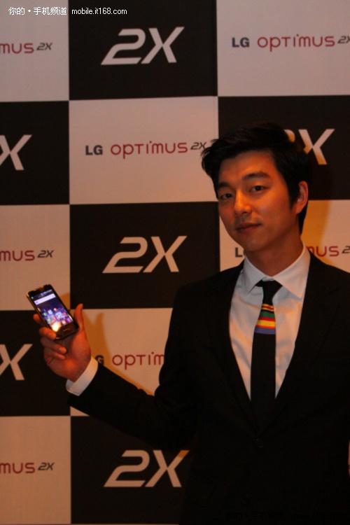 双核+1080P高清播放 LG Optimus 2X上市