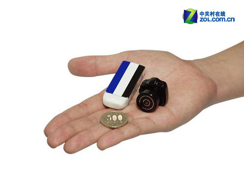 不可思议！世上最小可换镜头相机发布 