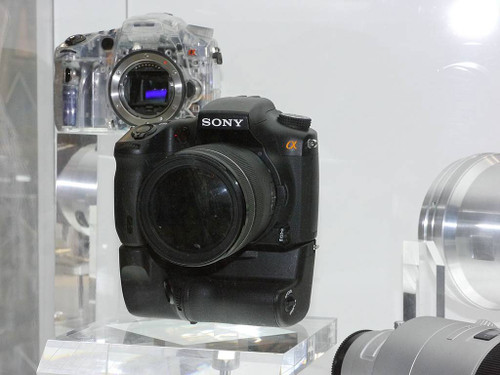 CP+2011: 索尼展出固定反光板中端单电