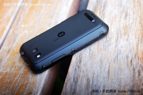 三防Android智能 摩托罗拉Defy仅2600元