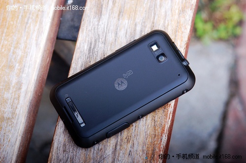 三防Android智能 摩托罗拉Defy仅2600元