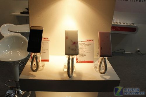水墨风格领衔 康佳多款手机亮相MWC2011