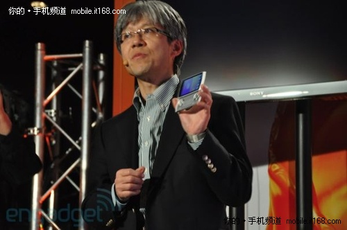 是手机也是游戏机 索爱XPERIA Play登场