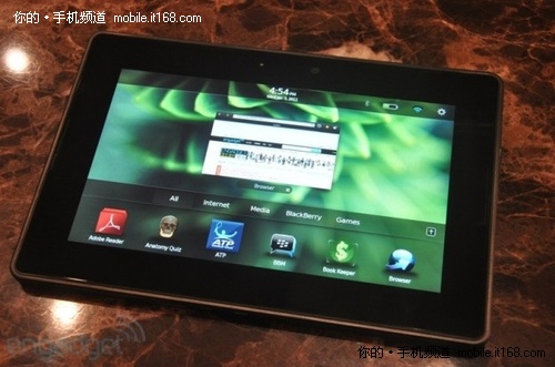 性能不输iPad2 黑莓PlayBook体验视频