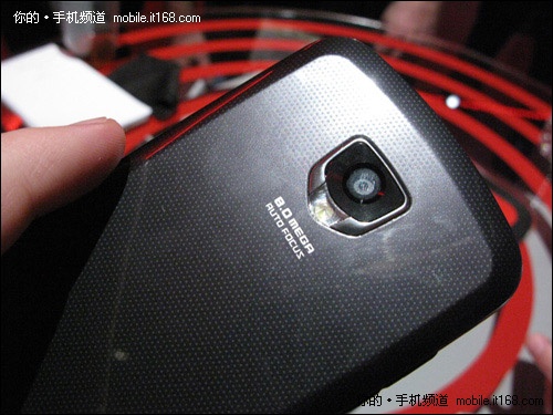 三星首款安卓4G手机曝光 采用4.3寸屏幕