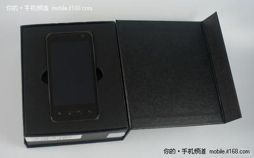 LG Tegra2双核平台 Optimus 2X开箱图赏