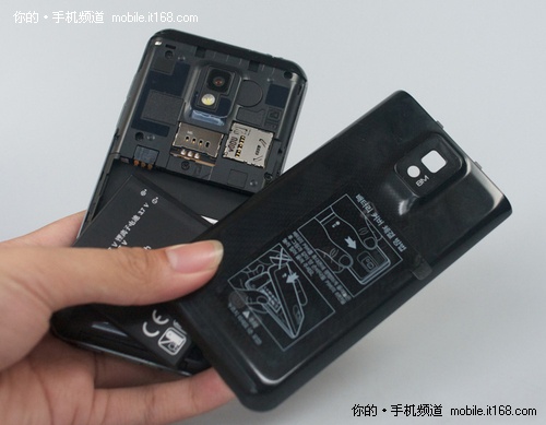 LG Tegra2双核平台 Optimus 2X开箱图赏