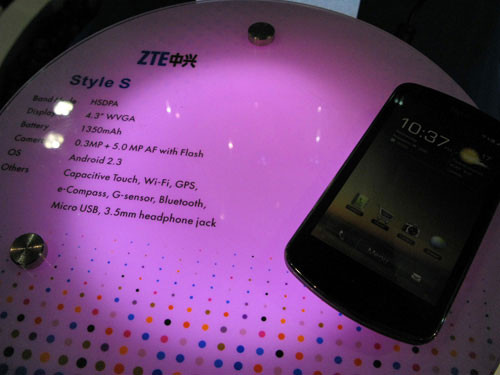 4.3英寸Android2.3 中兴Style S亮相CTIA