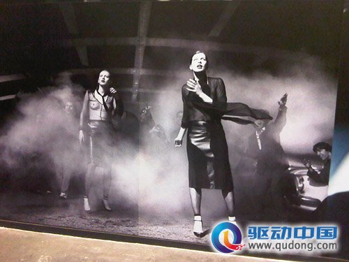 摄影师彼得·林德伯格北京开展 手持数码担心数码