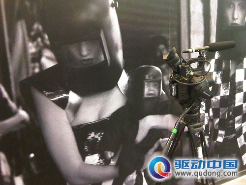 摄影师彼得·林德伯格北京开展 手持数码担心数码