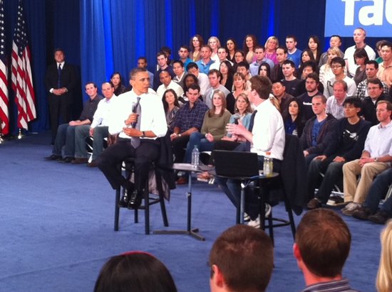 奥巴马在Facebook总部召开市政会议