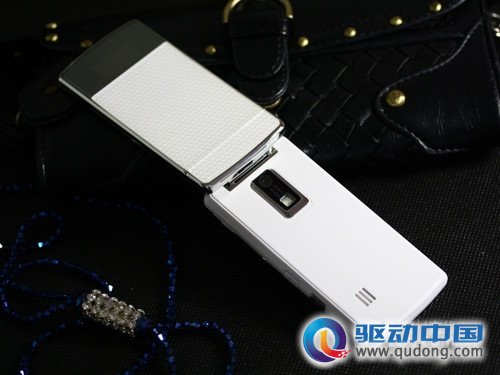 唯美翻盖旋屏设计 康佳K27促销仅930元 