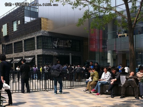 白色iPhone 4官方半天售空